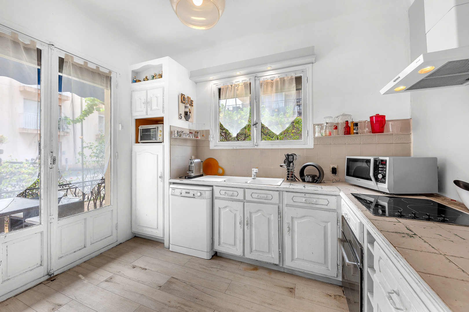 
                                                Vente
                                                 .