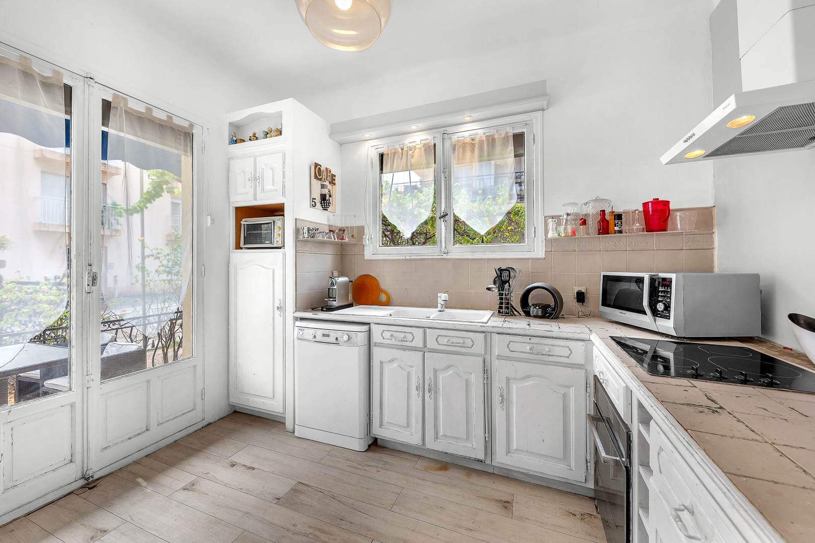 
                                                Vente
                                                 .