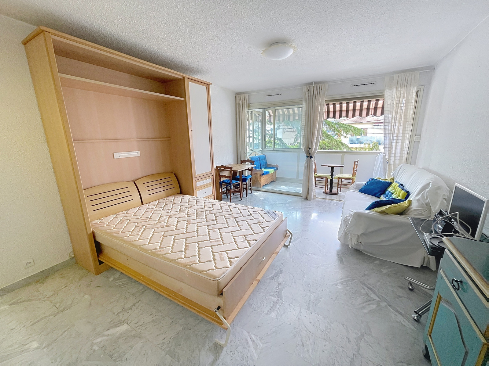 
                                                Vente
                                                 .