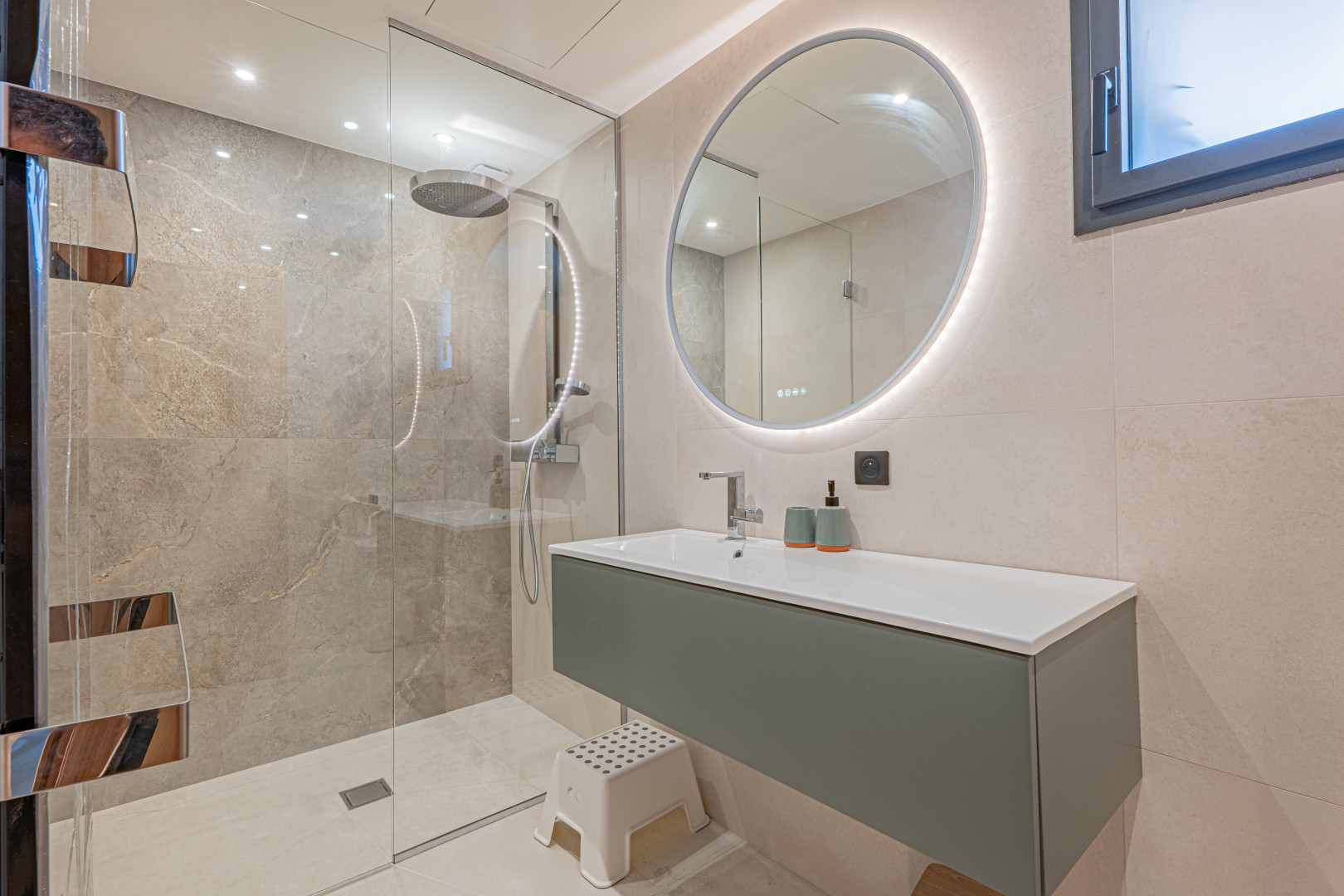 
                                                Vente
                                                 .