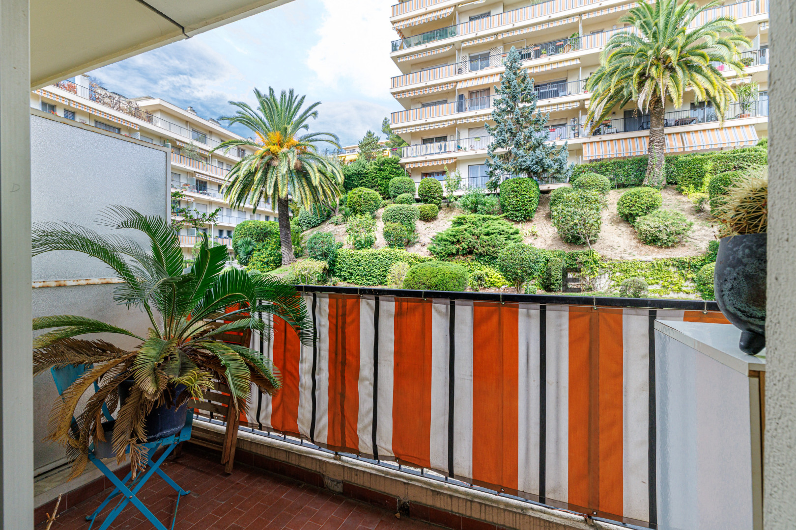 
                                                Vente
                                                 .