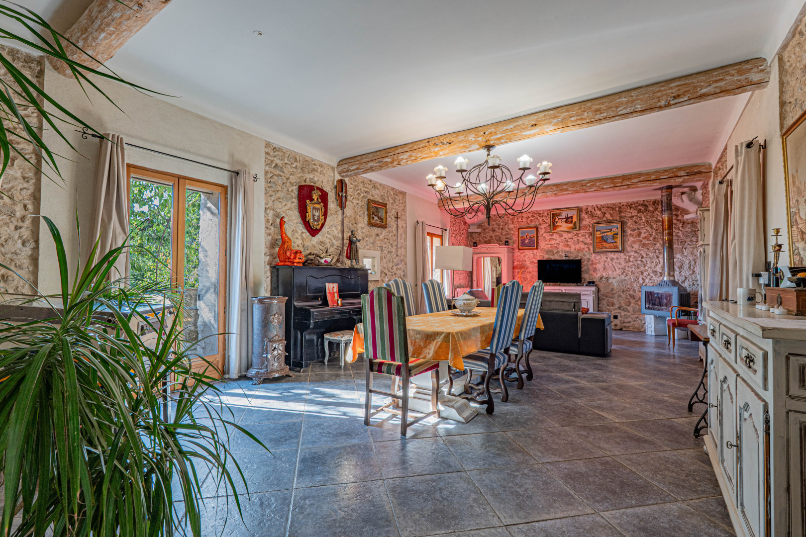 
                                                Vente
                                                 .