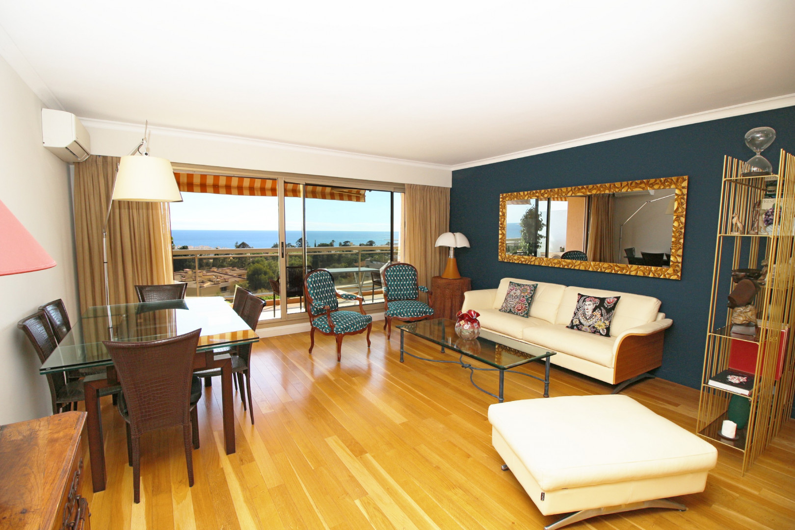 
                                                Vente
                                                 .