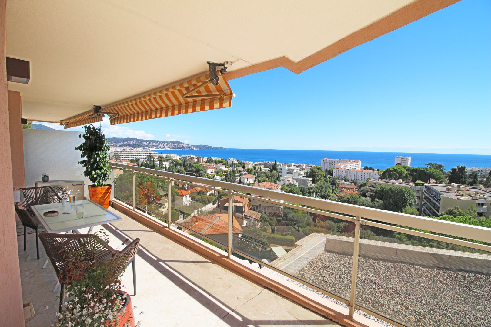 
                                                Vente
                                                 .