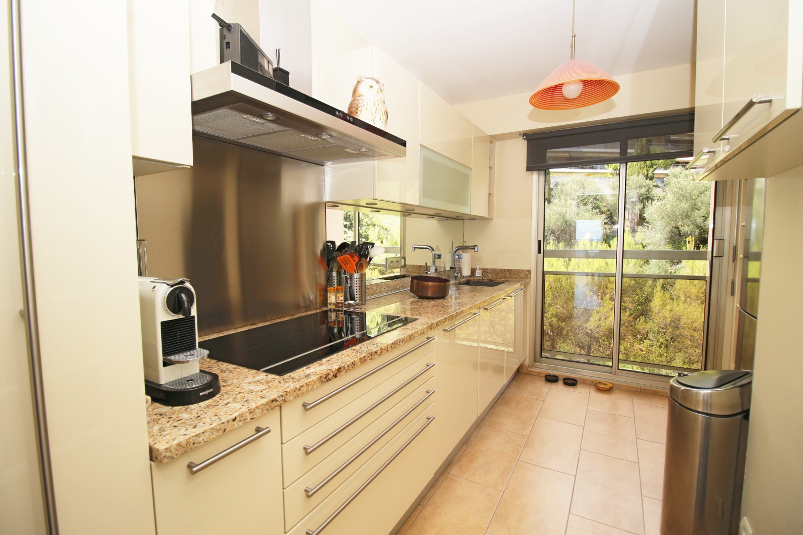 
                                                Vente
                                                 .