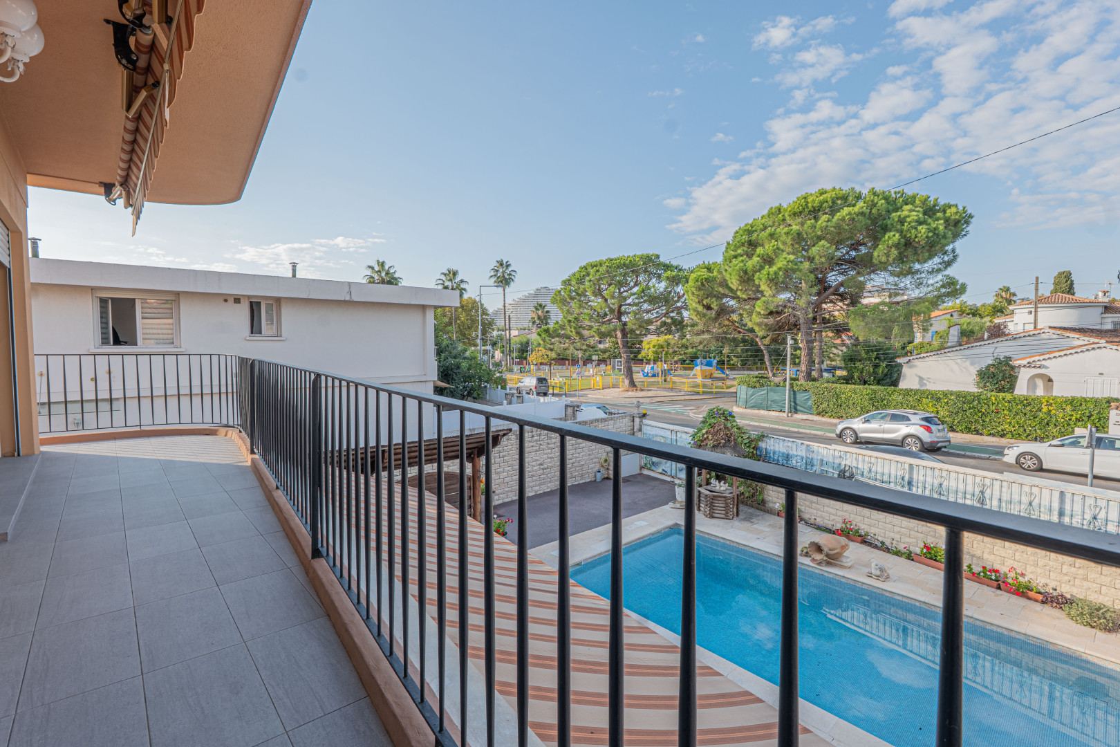 
                                                Vente
                                                 .