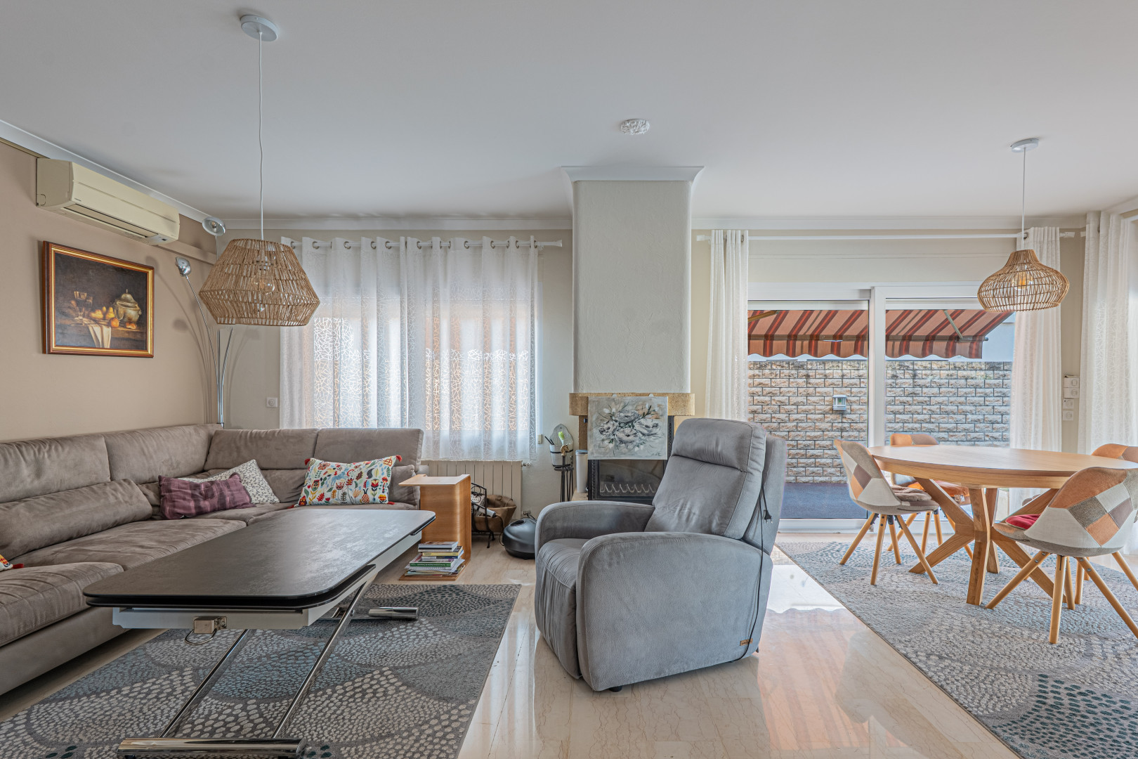 
                                                Vente
                                                 .