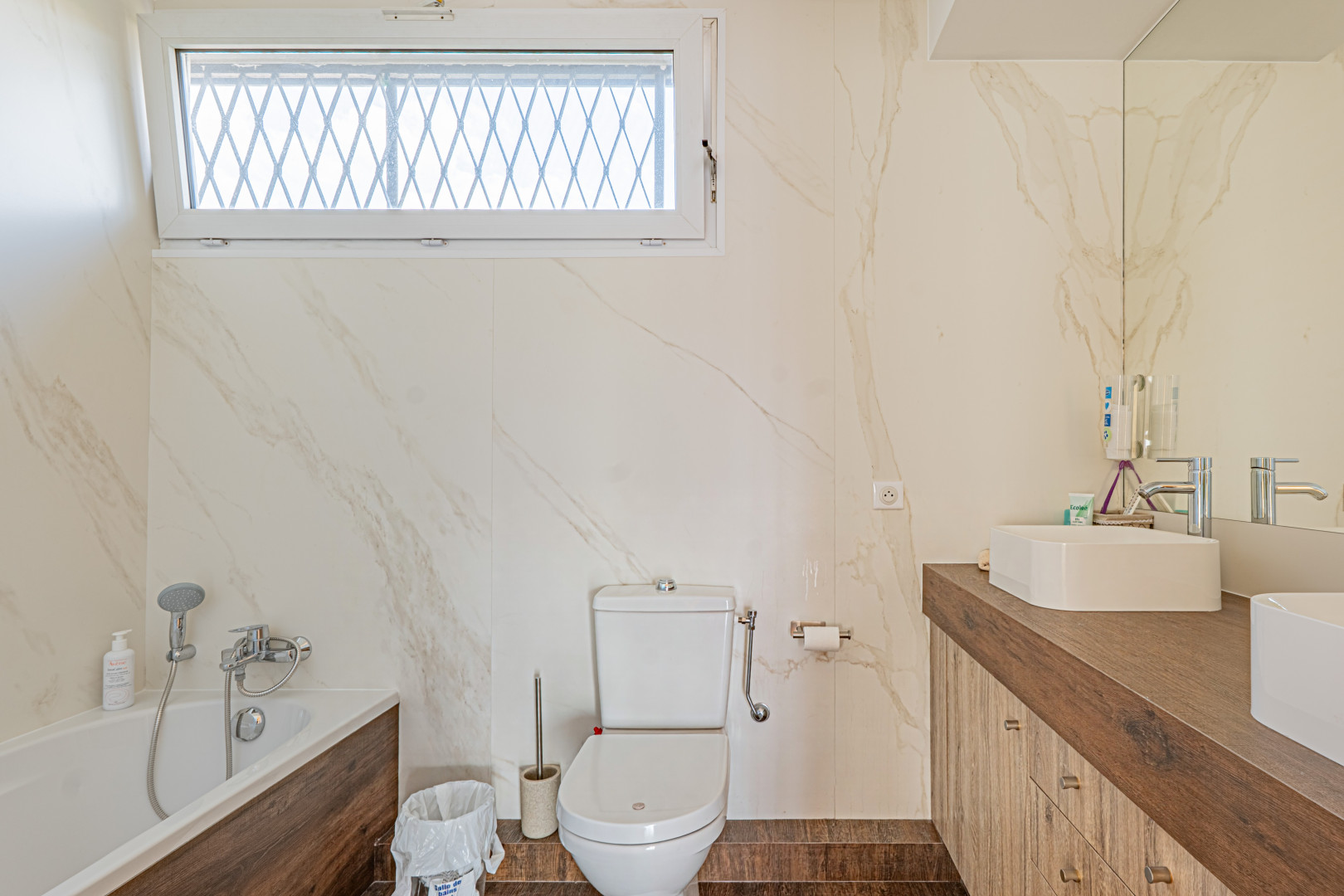 
                                                Vente
                                                 .