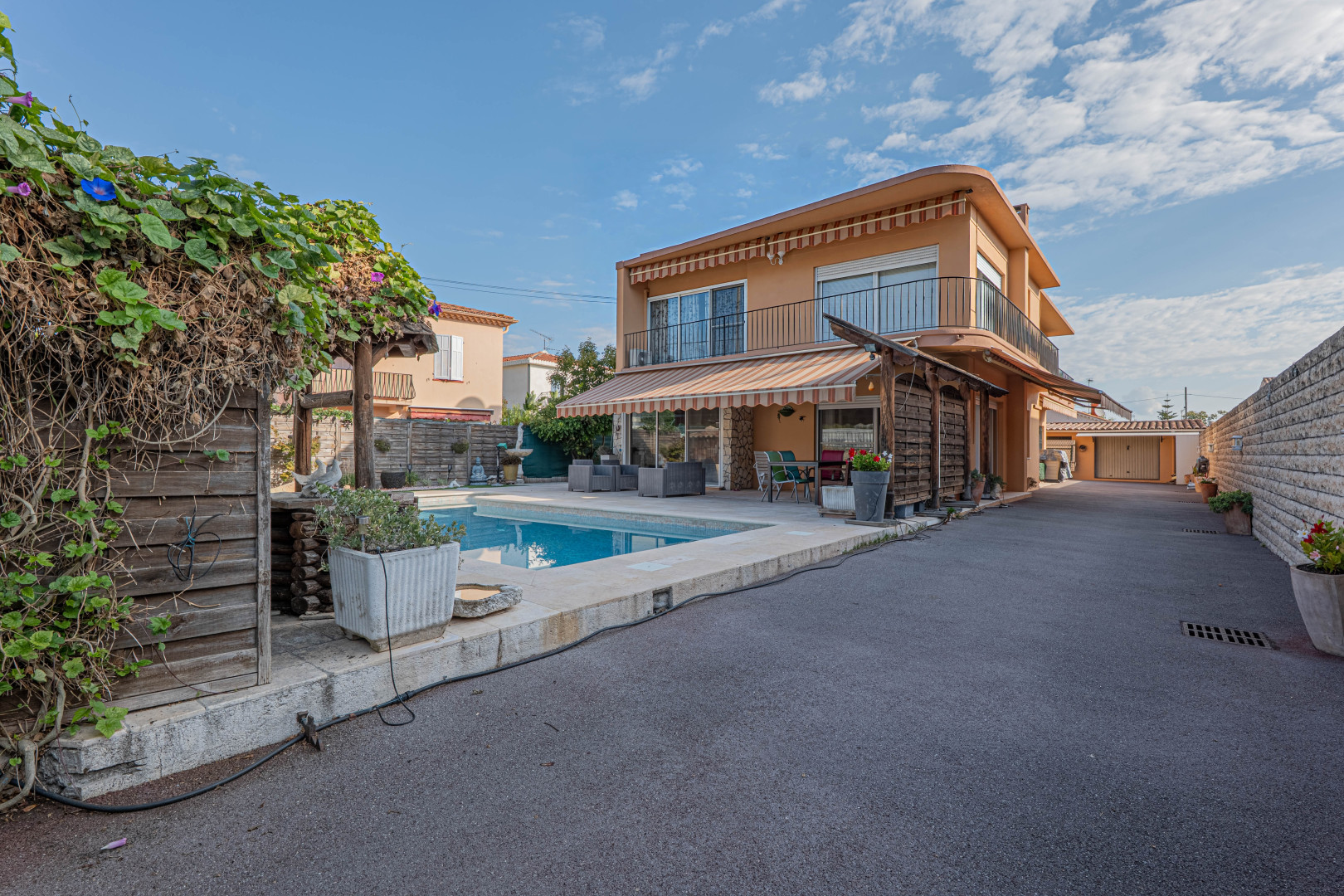 
                                                Vente
                                                 .