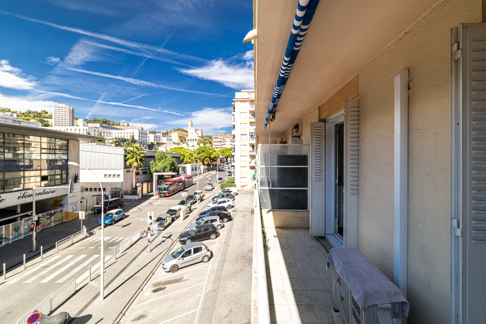 
                                                Vente
                                                 .