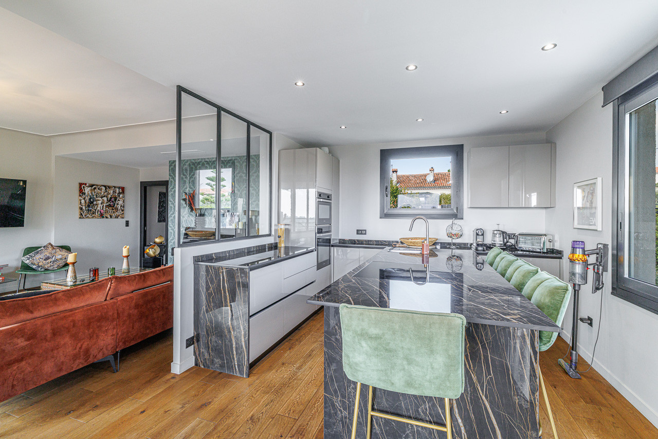 
                                                Vente
                                                 .