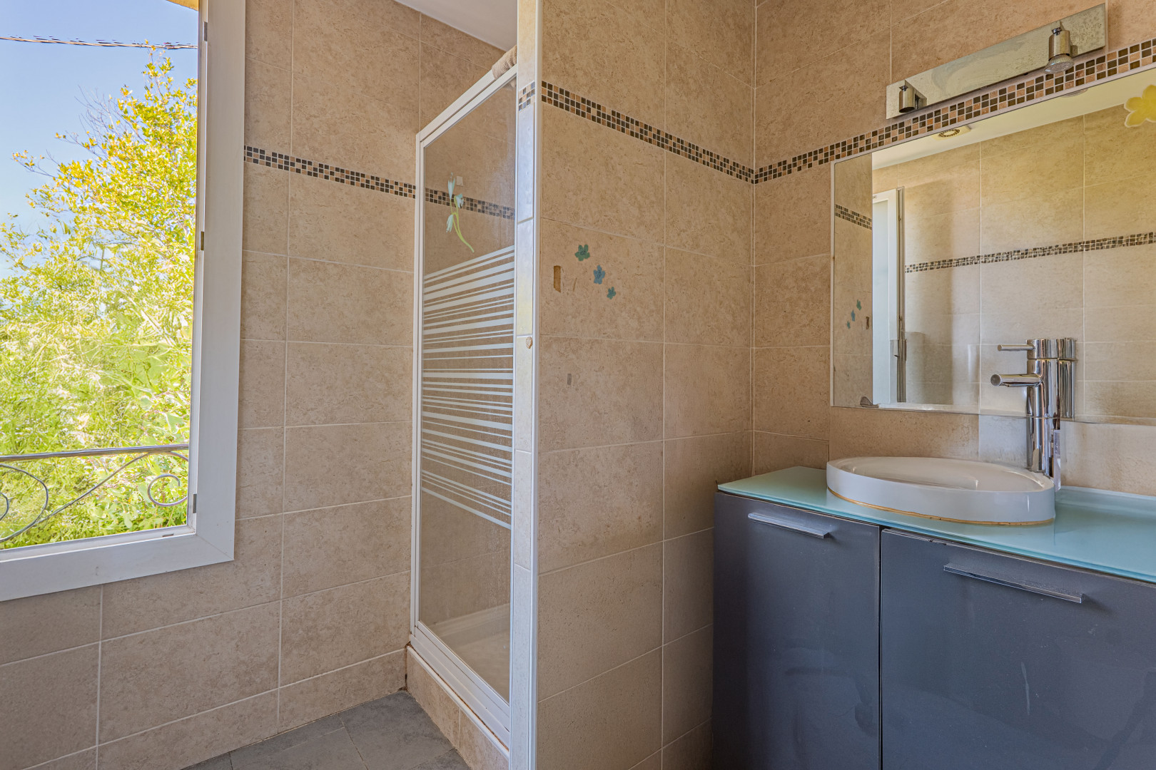 
                                                Vente
                                                 .