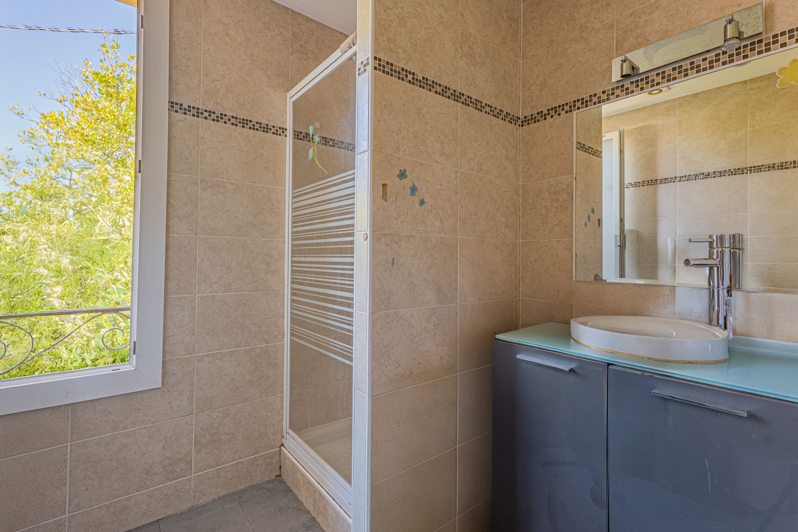 
                                                Vente
                                                 .