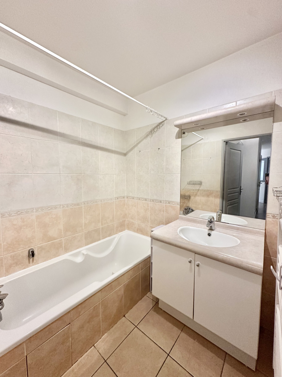 
                                                Vente
                                                 .