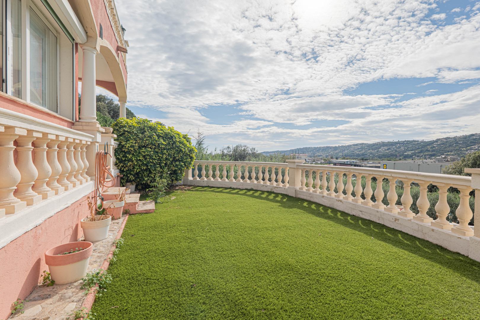 
                                                Vente
                                                 .