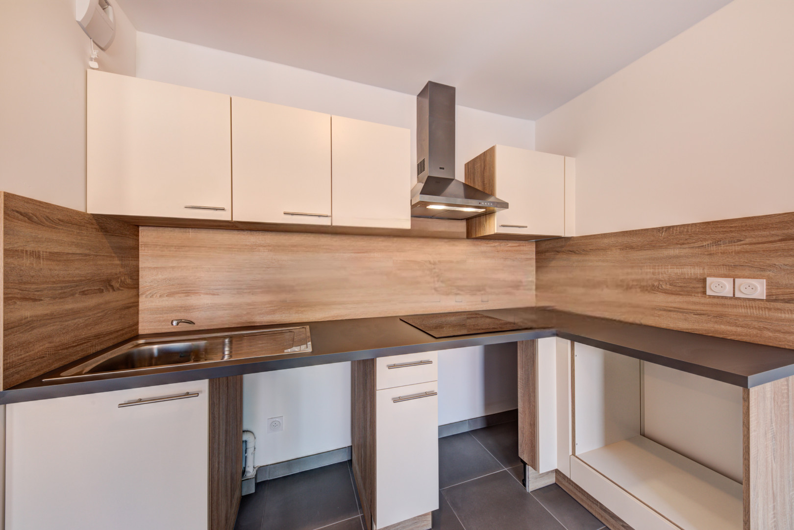 
                                                Location
                                                 .