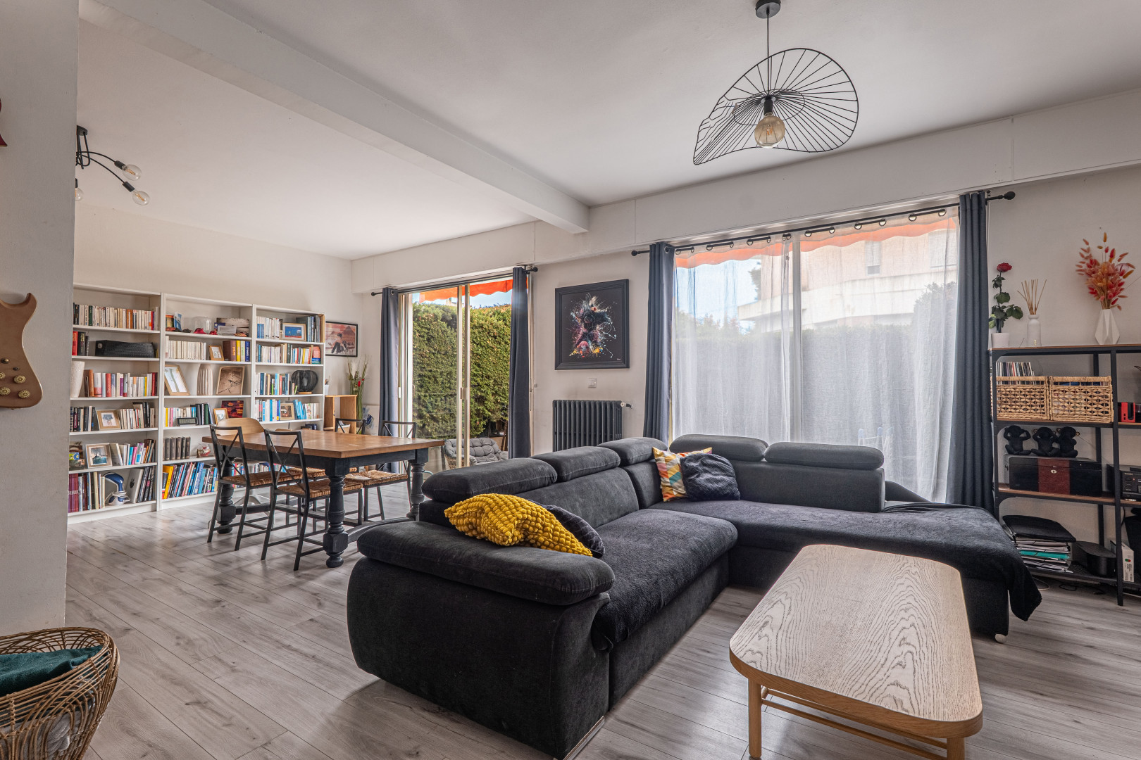 Vente
                                                 .