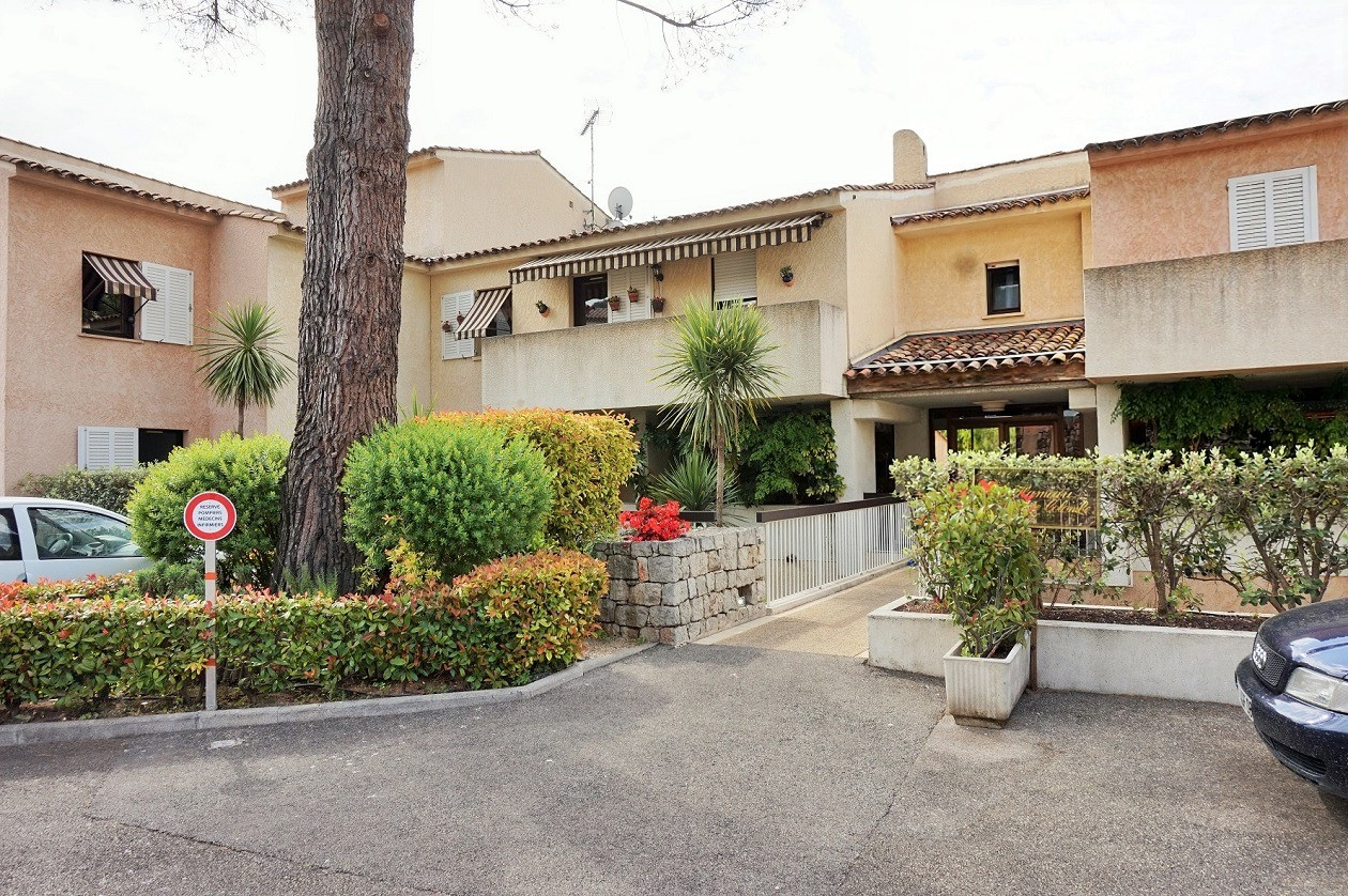 
                                                Vente
                                                 .