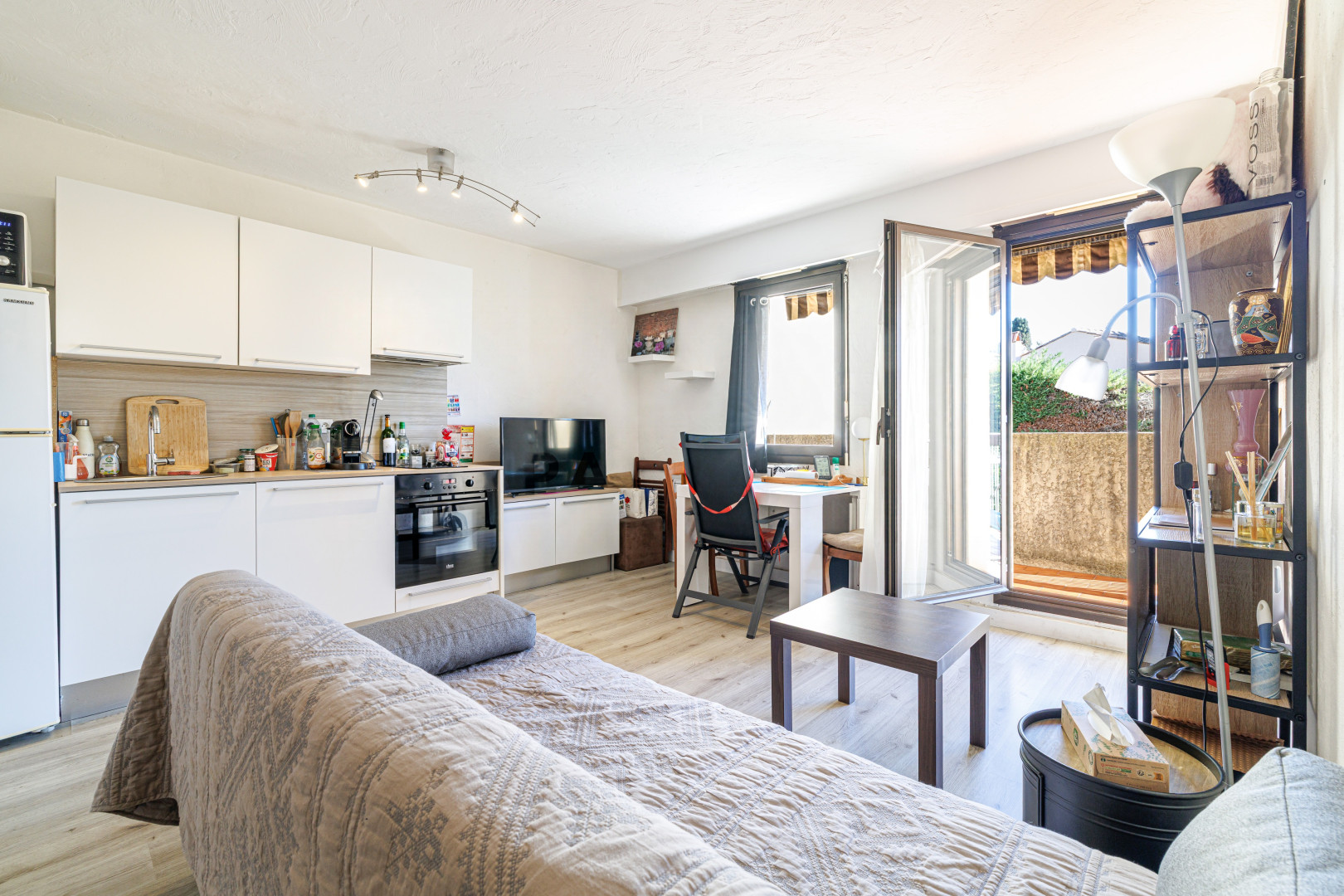 
                                                Vente
                                                 .