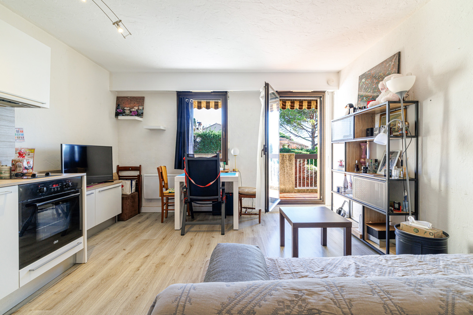 
                                                Vente
                                                 .