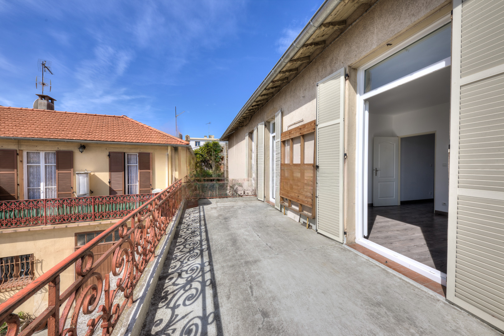 
                                                Location
                                                 .