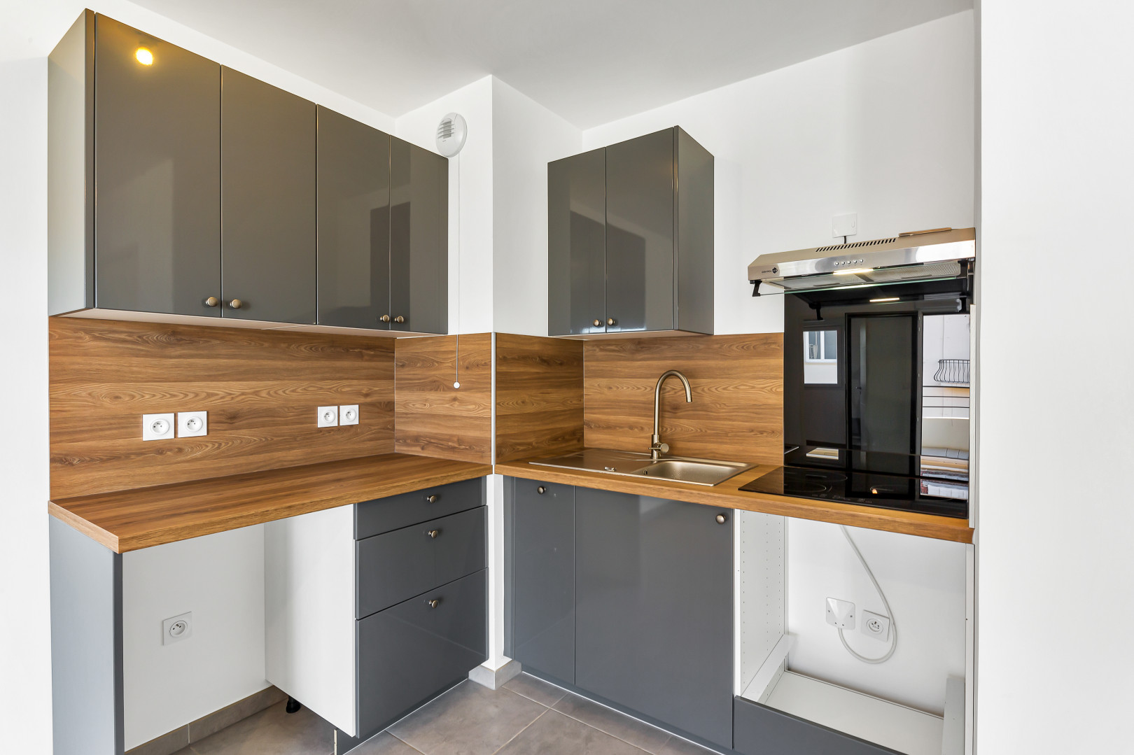 
                                                Location
                                                 .