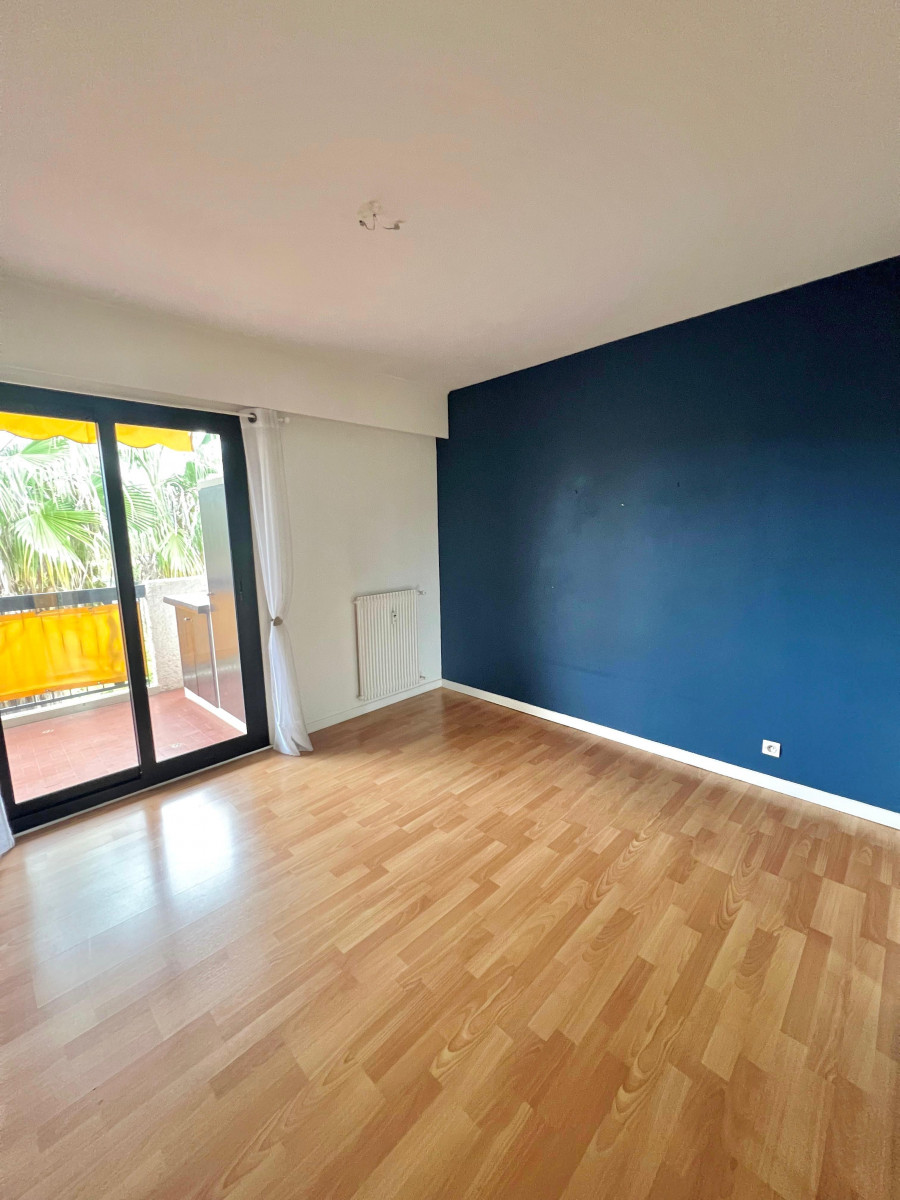 
                                                Vente
                                                 .