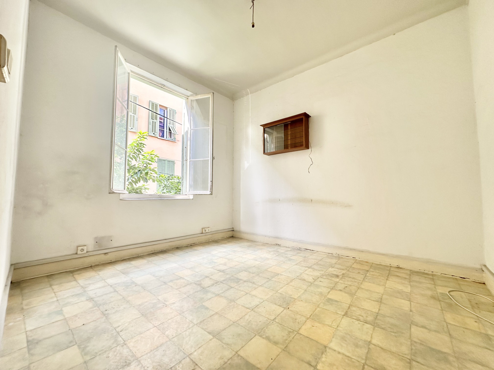 
                                                Vente
                                                 .