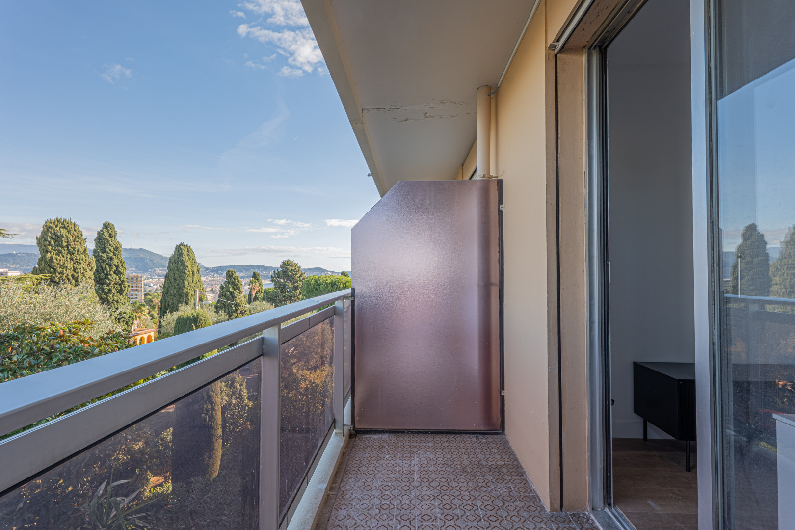 
                                                Location
                                                 .