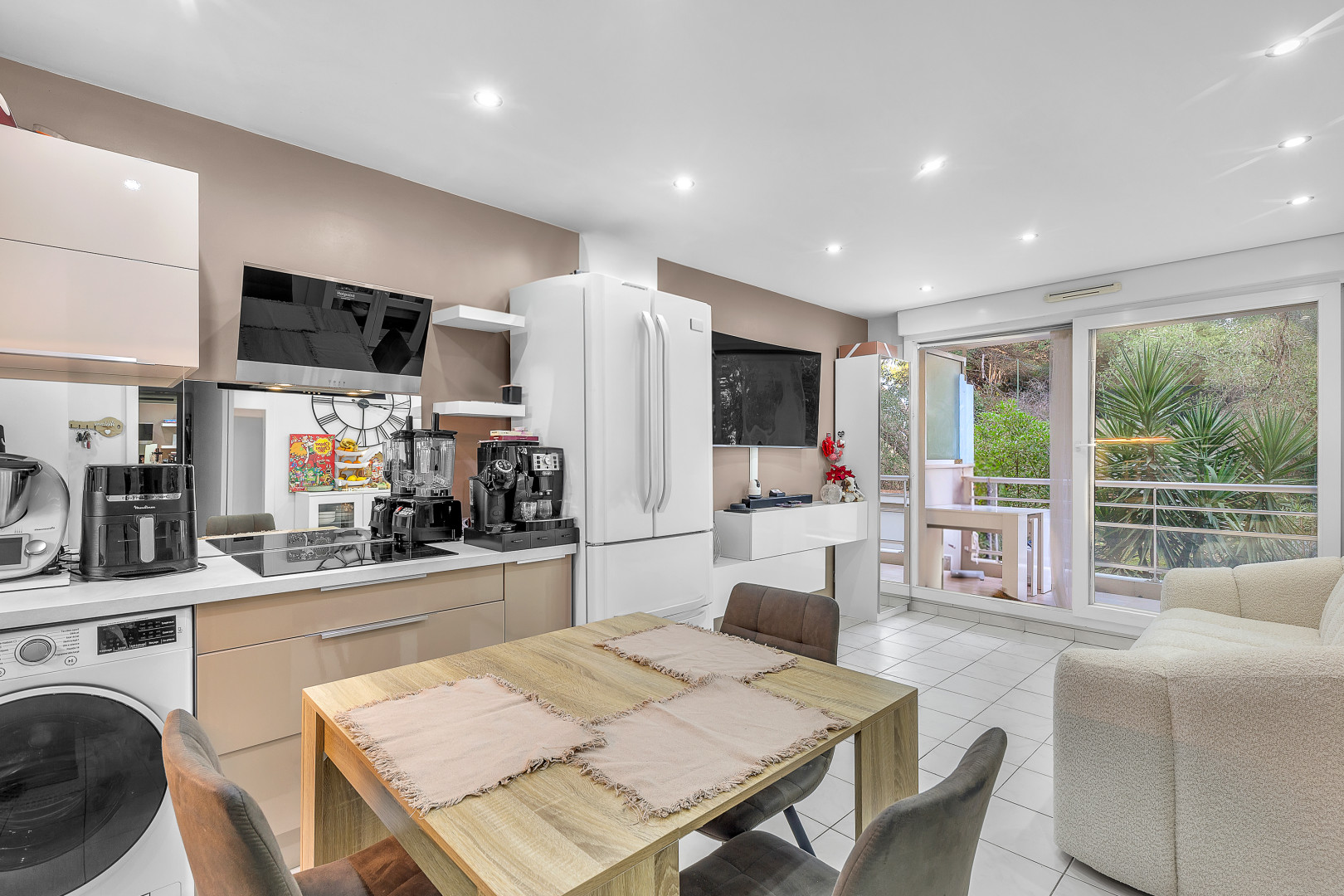 
                                                Vente
                                                 .