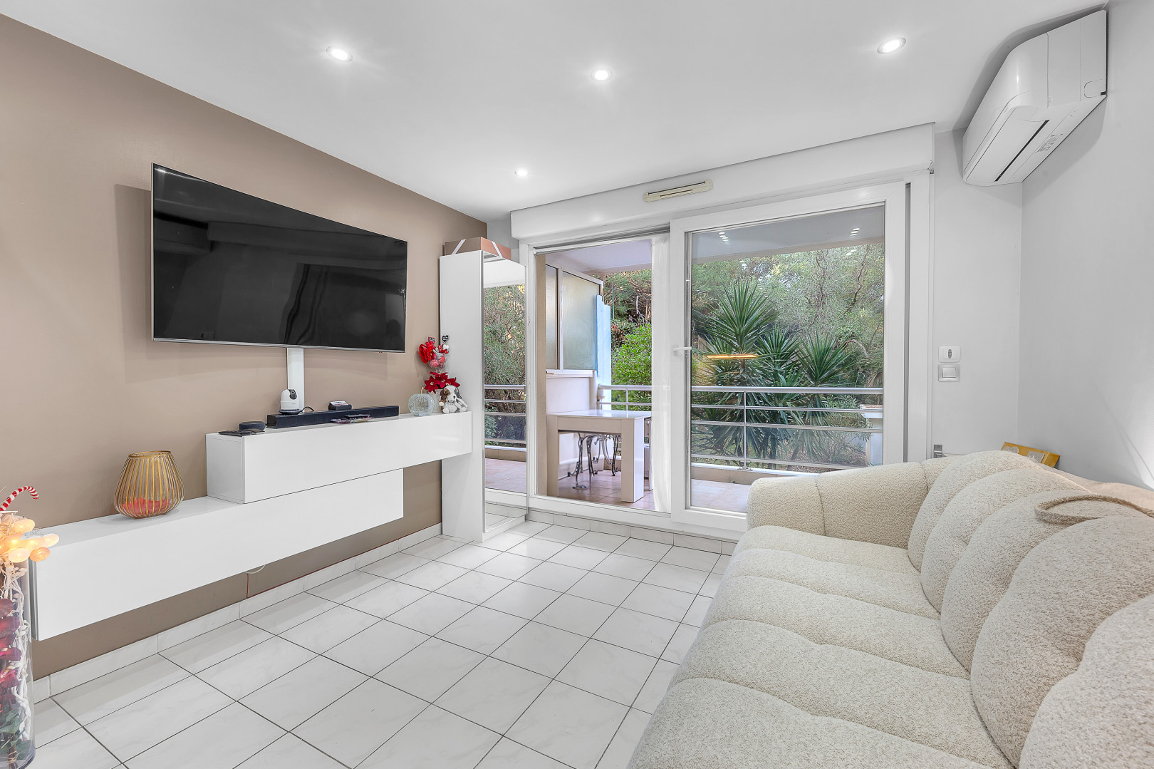 
                                                Vente
                                                 .