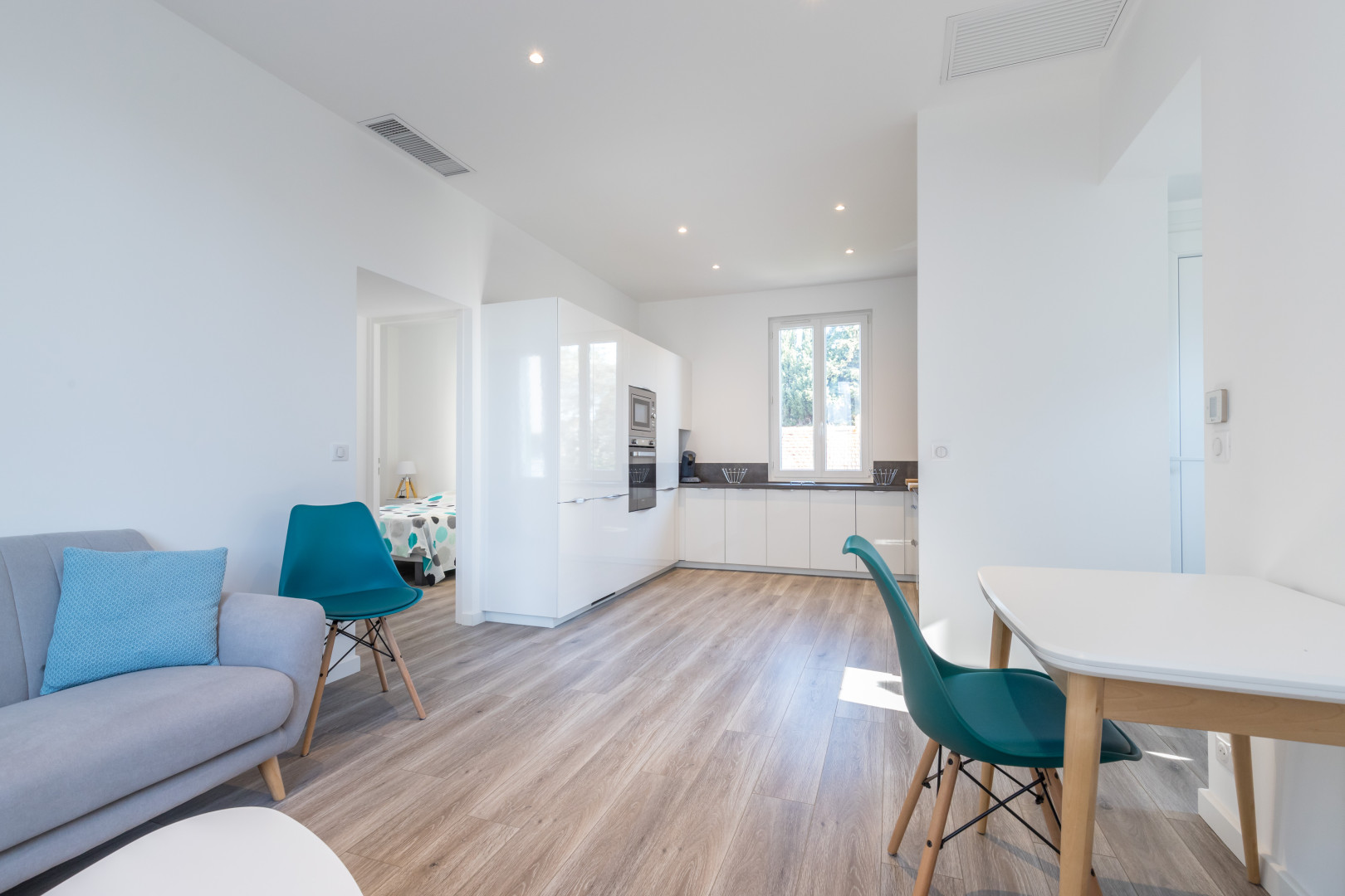 
                                                Location
                                                 .