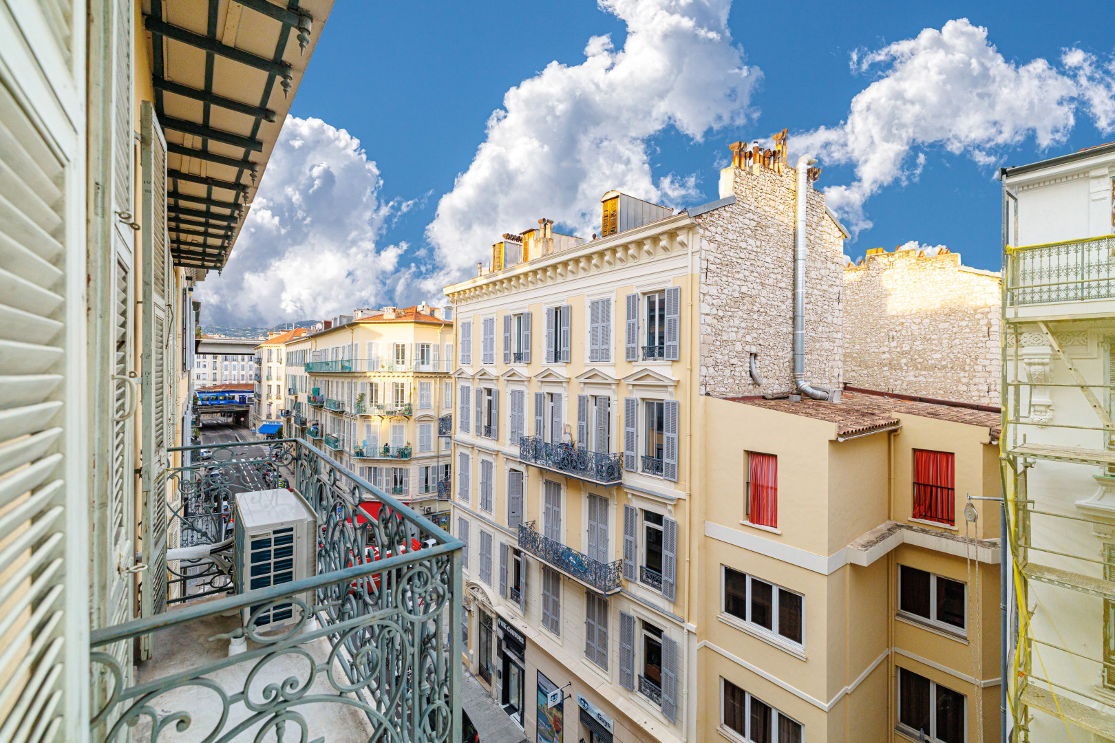 
                                                Vente
                                                 .