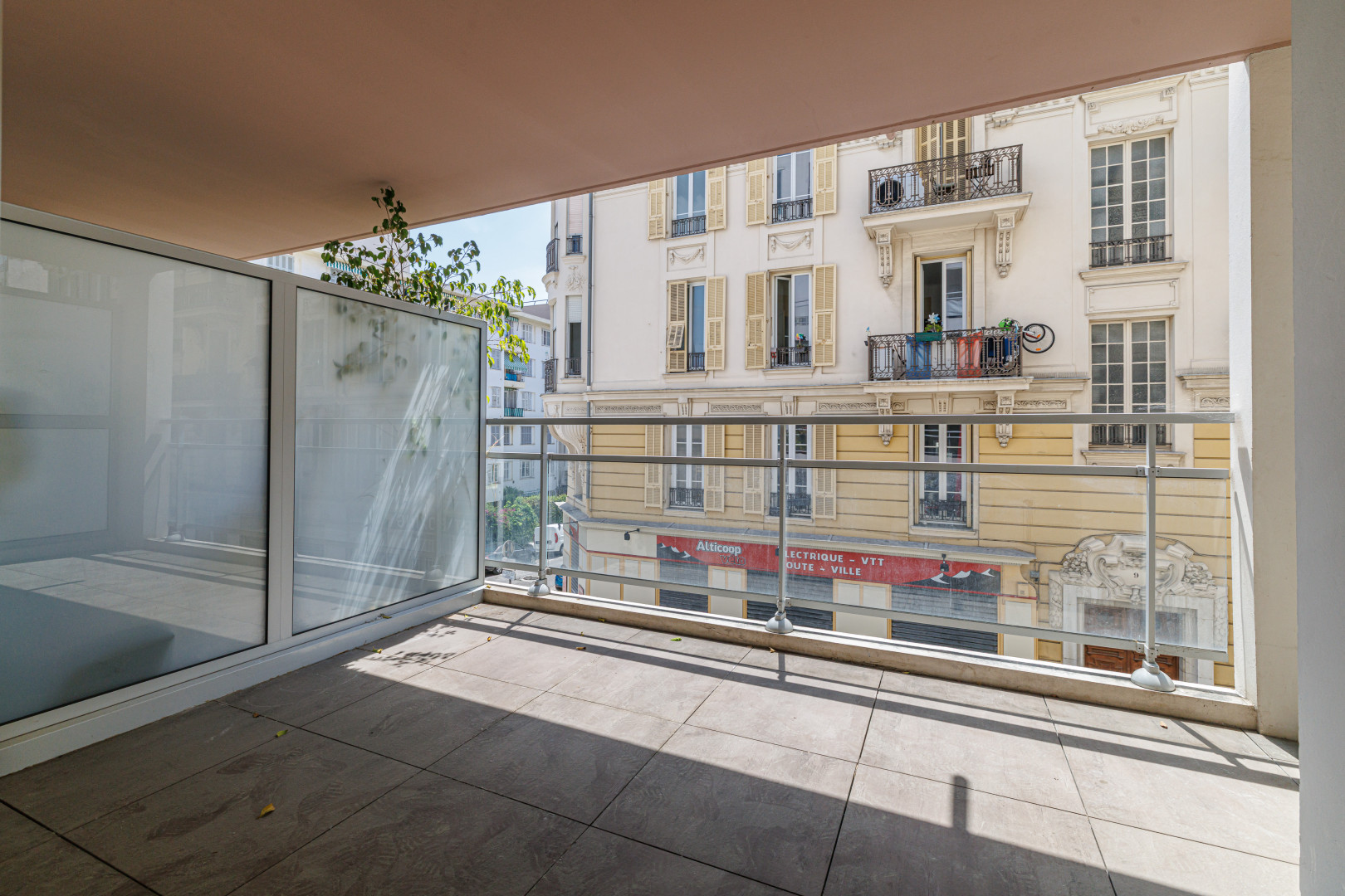 
                                                Location
                                                 .