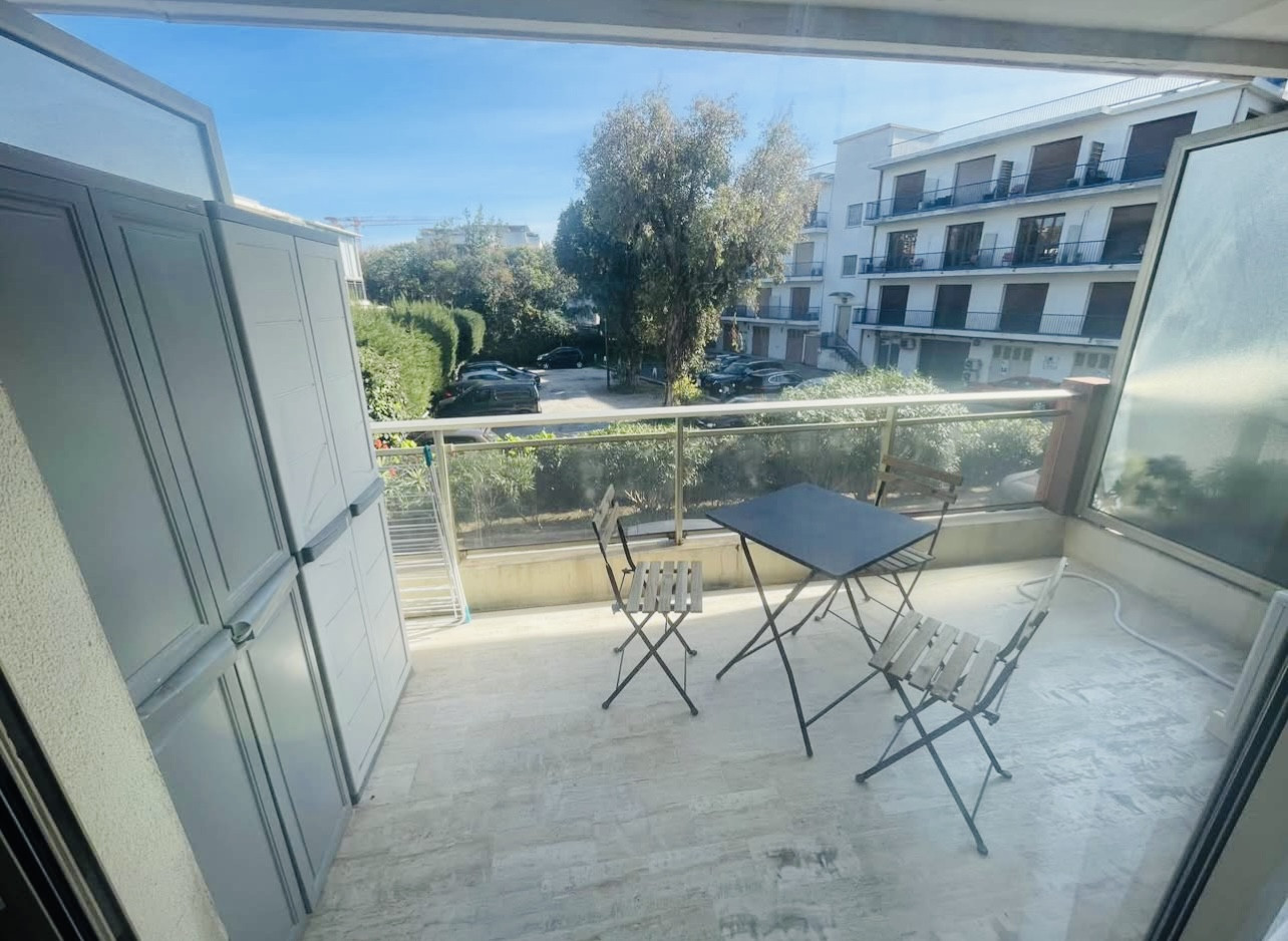 
                                                Vente
                                                 .