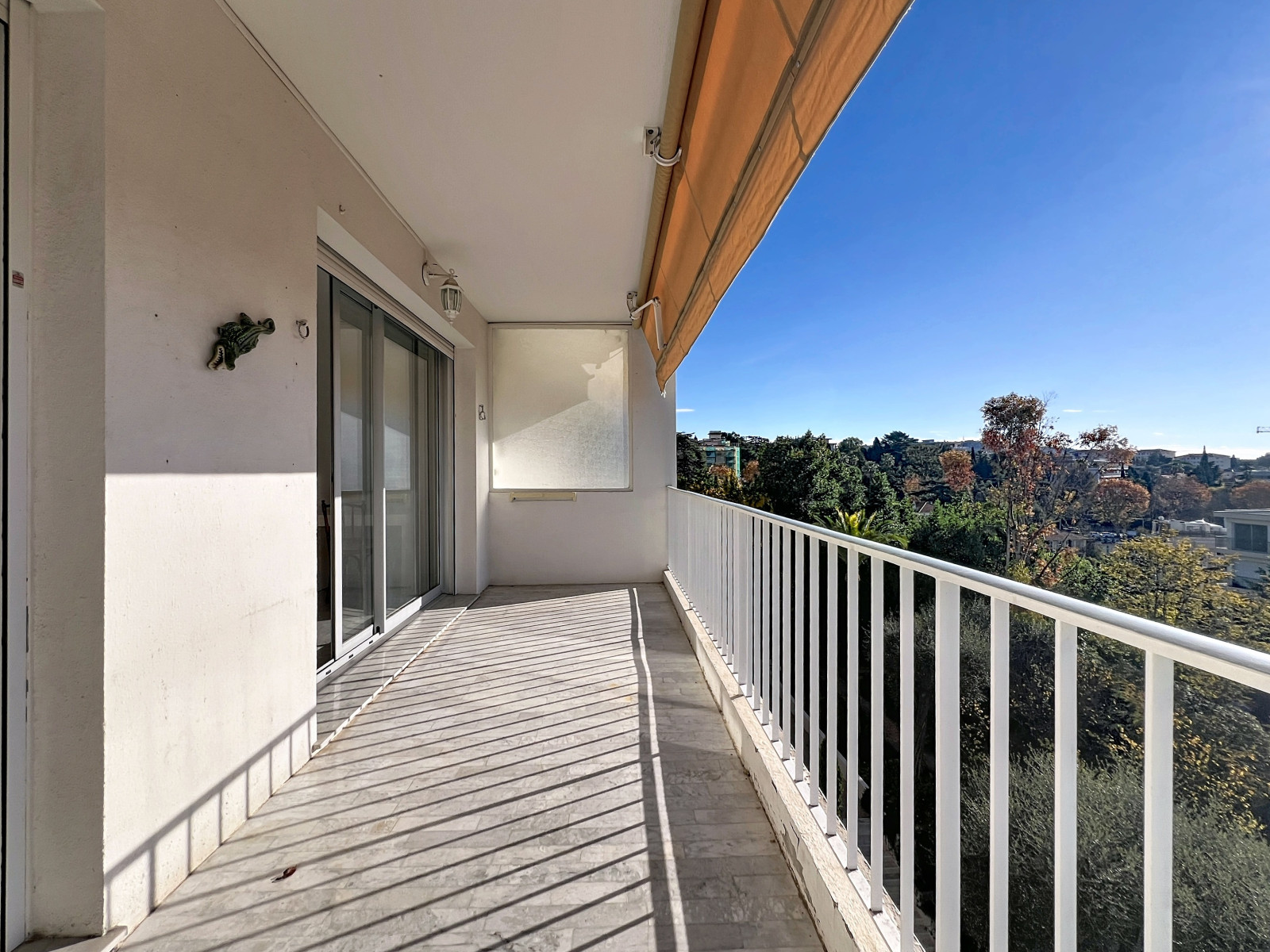 
                                                Location
                                                 .