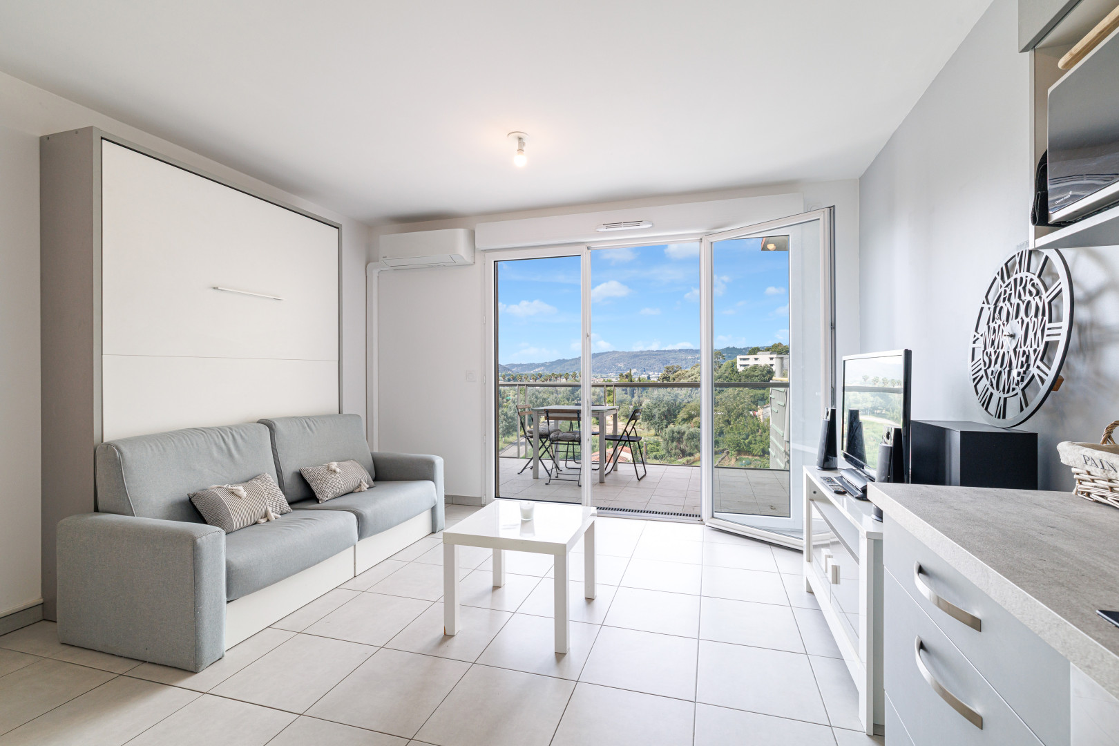 
                                                Vente
                                                 .