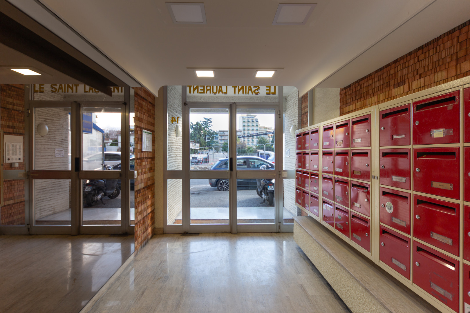 
                                                Vente
                                                 .