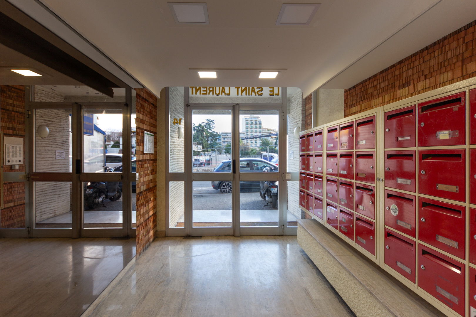 
                                                Vente
                                                 .