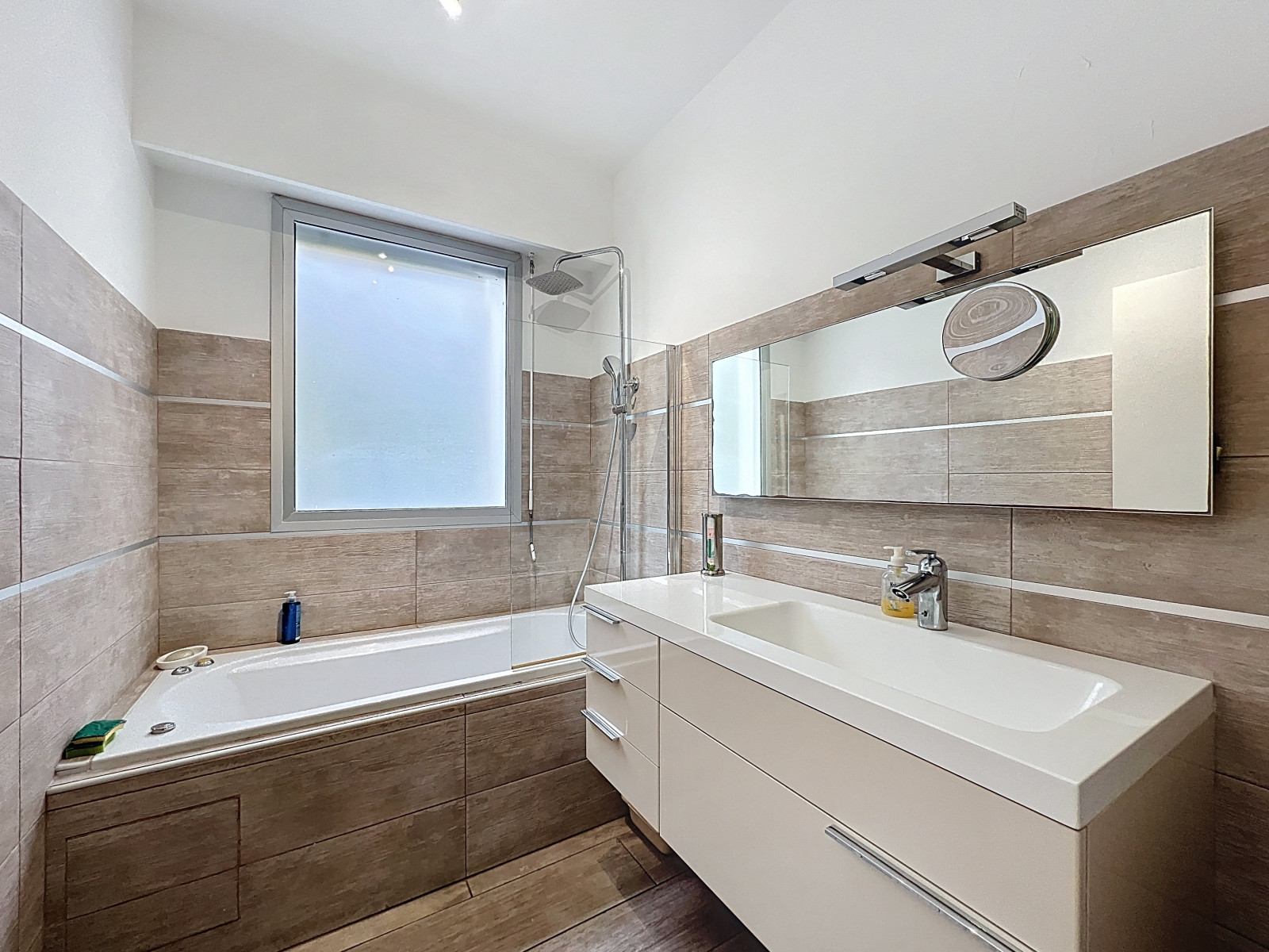 
                                                Location
                                                 .