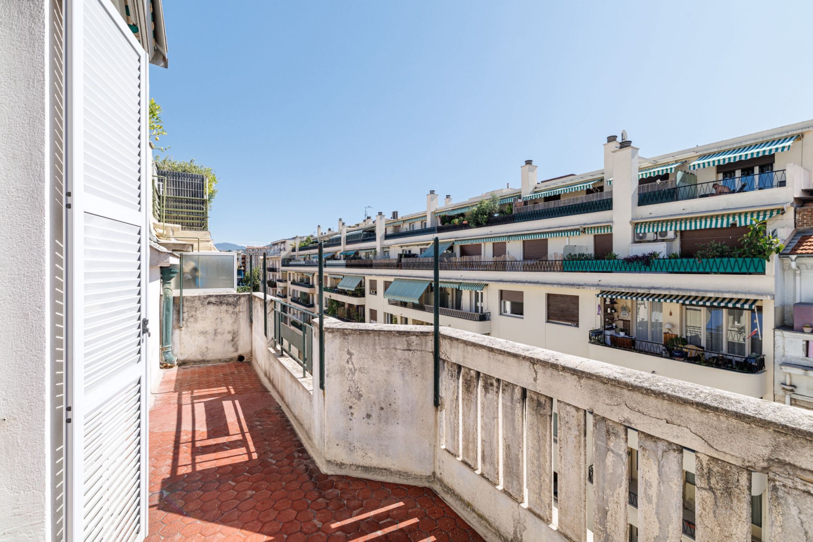 
                                                Vente
                                                 .