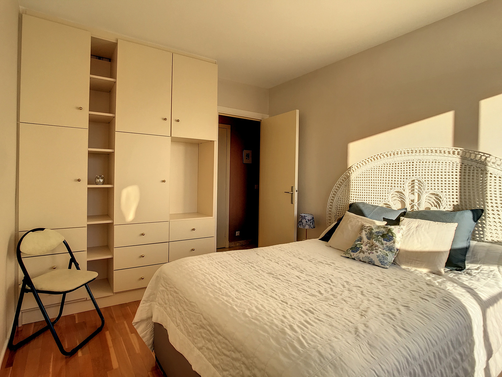 
                                                Location
                                                 .