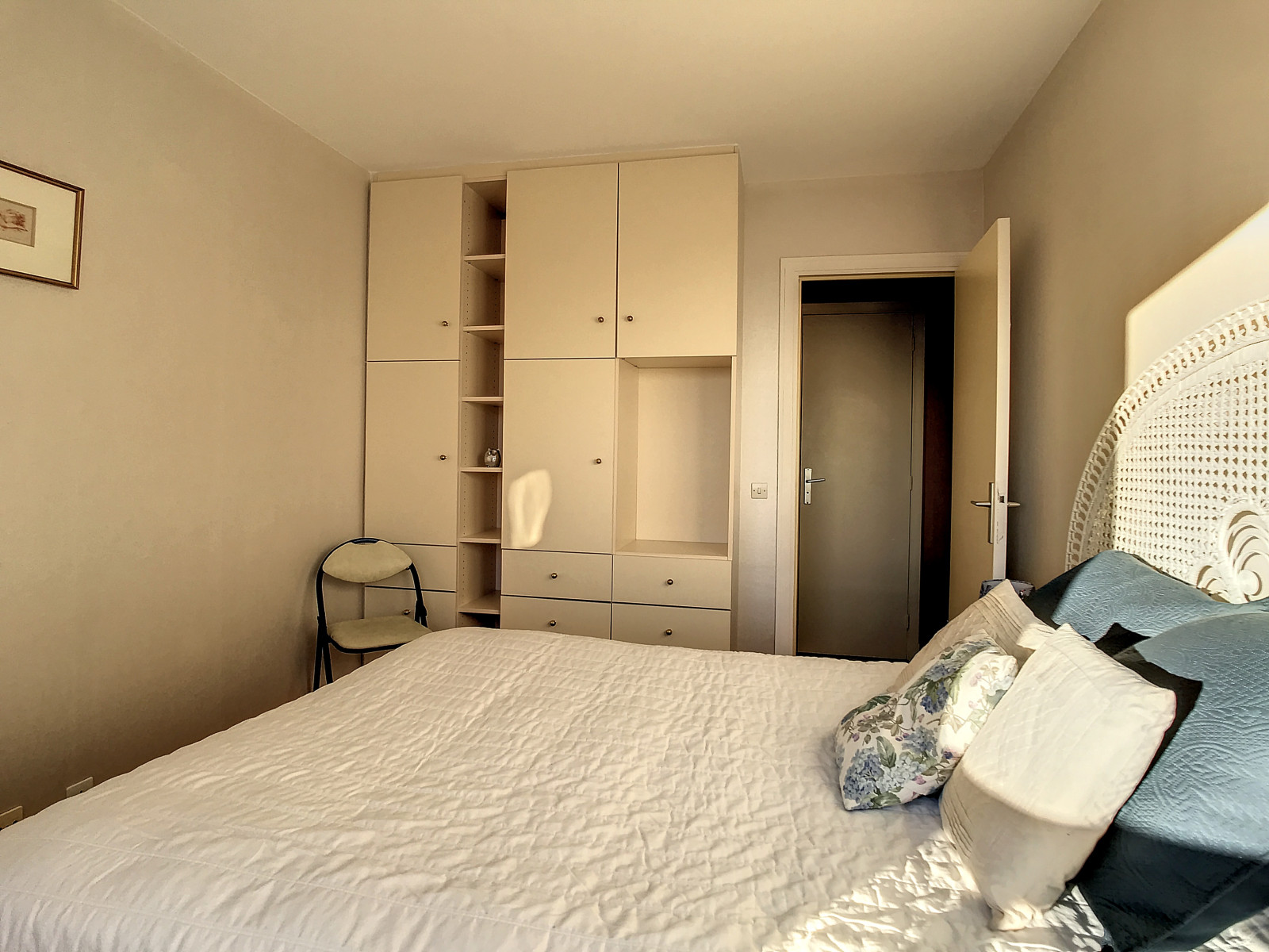 
                                                Location
                                                 .