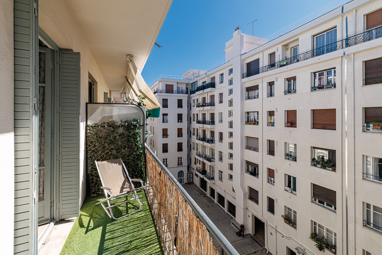 
                                                Vente
                                                 .