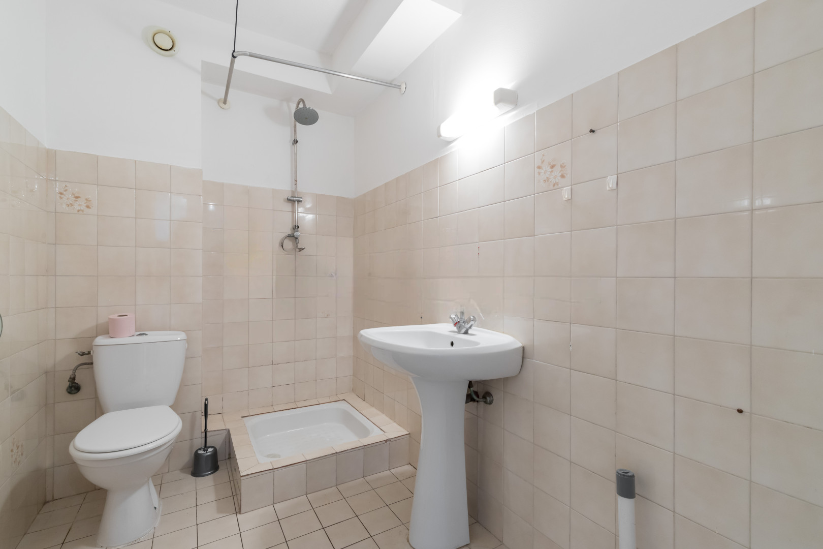 
                                                Location
                                                 .