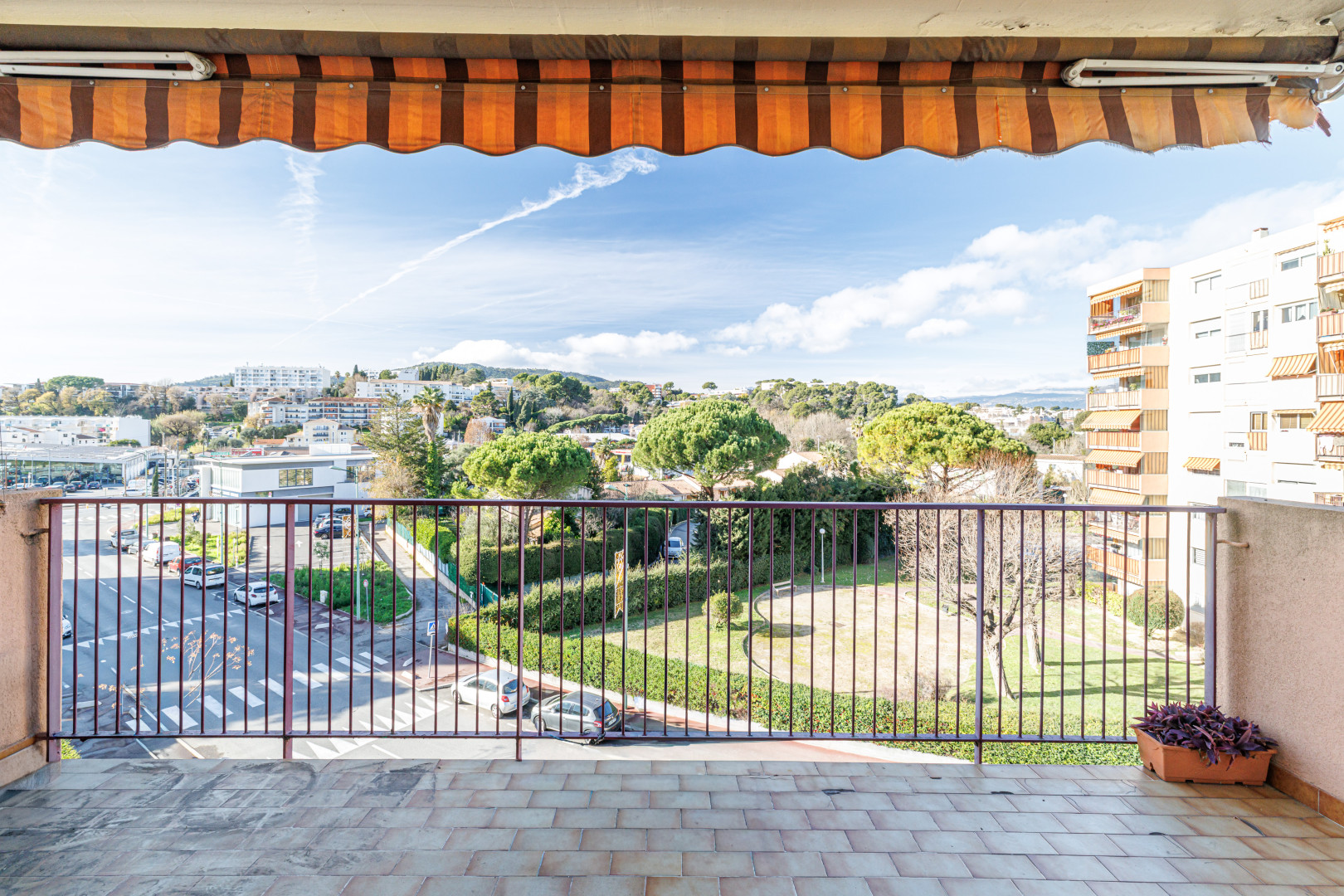 
                                                Vente
                                                 .