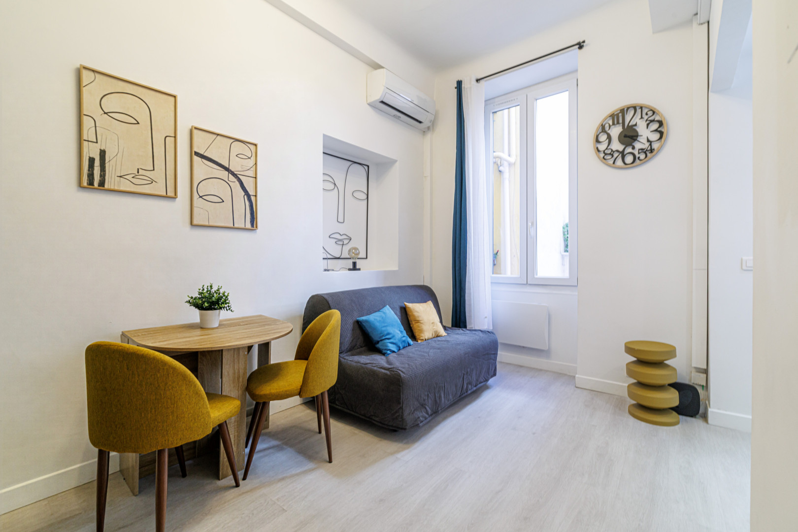 
                                                Vente
                                                 .