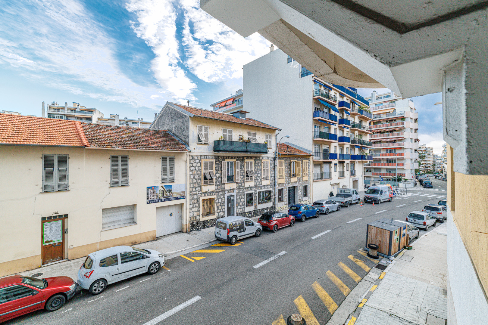 
                                                Vente
                                                 .