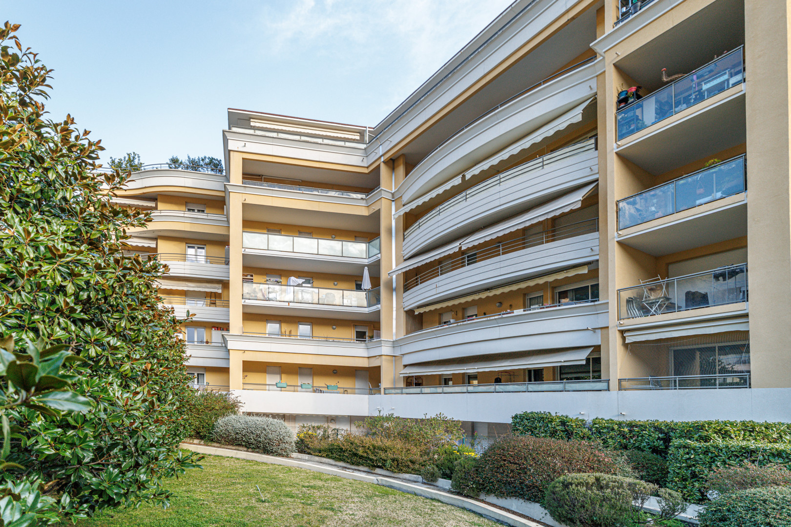 
                                                Vente
                                                 .