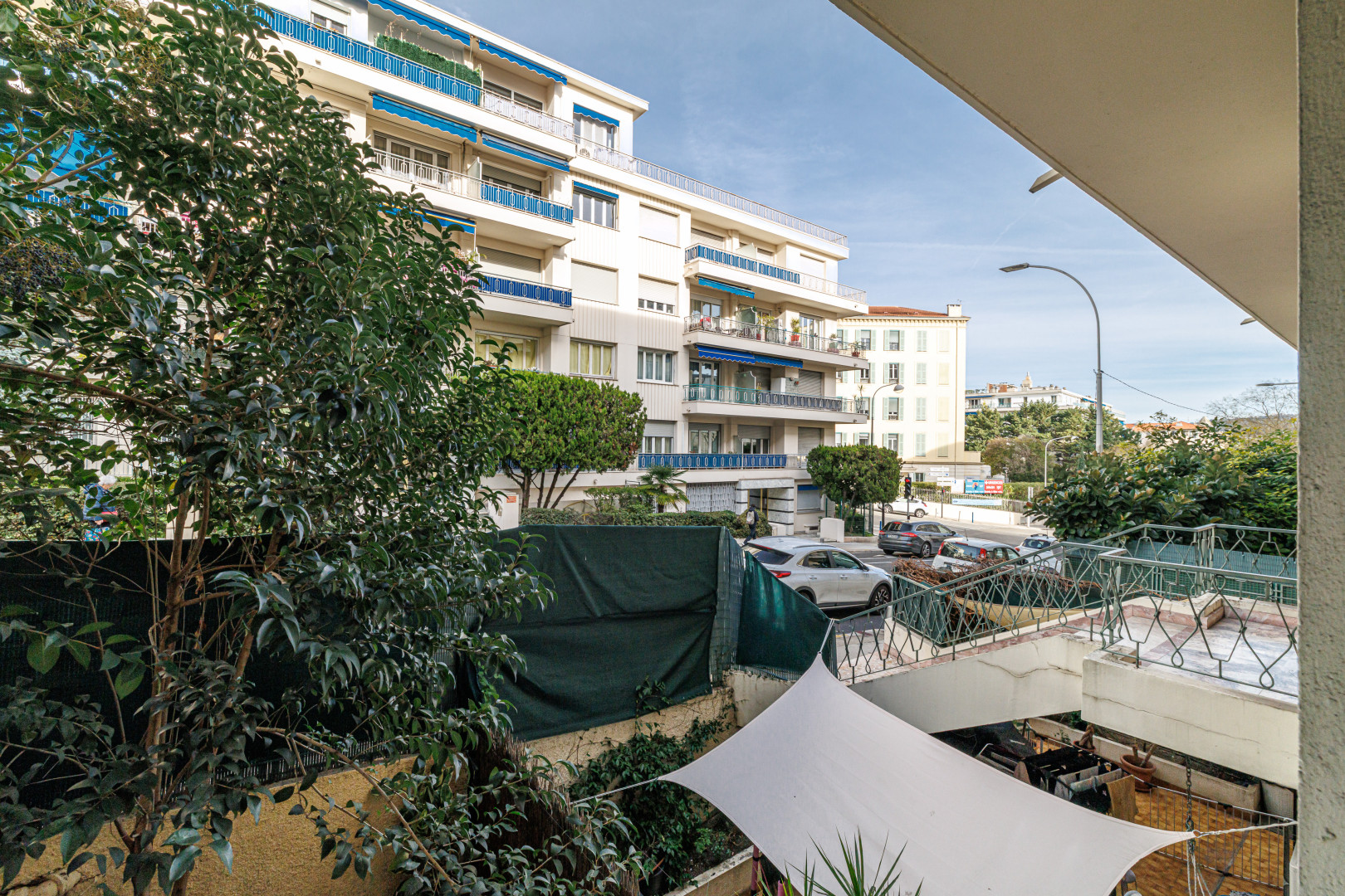 
                                                Vente
                                                 .